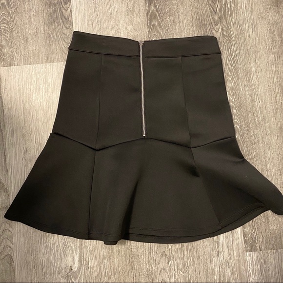 *BNWOT* skirt - Picture 2 of 4